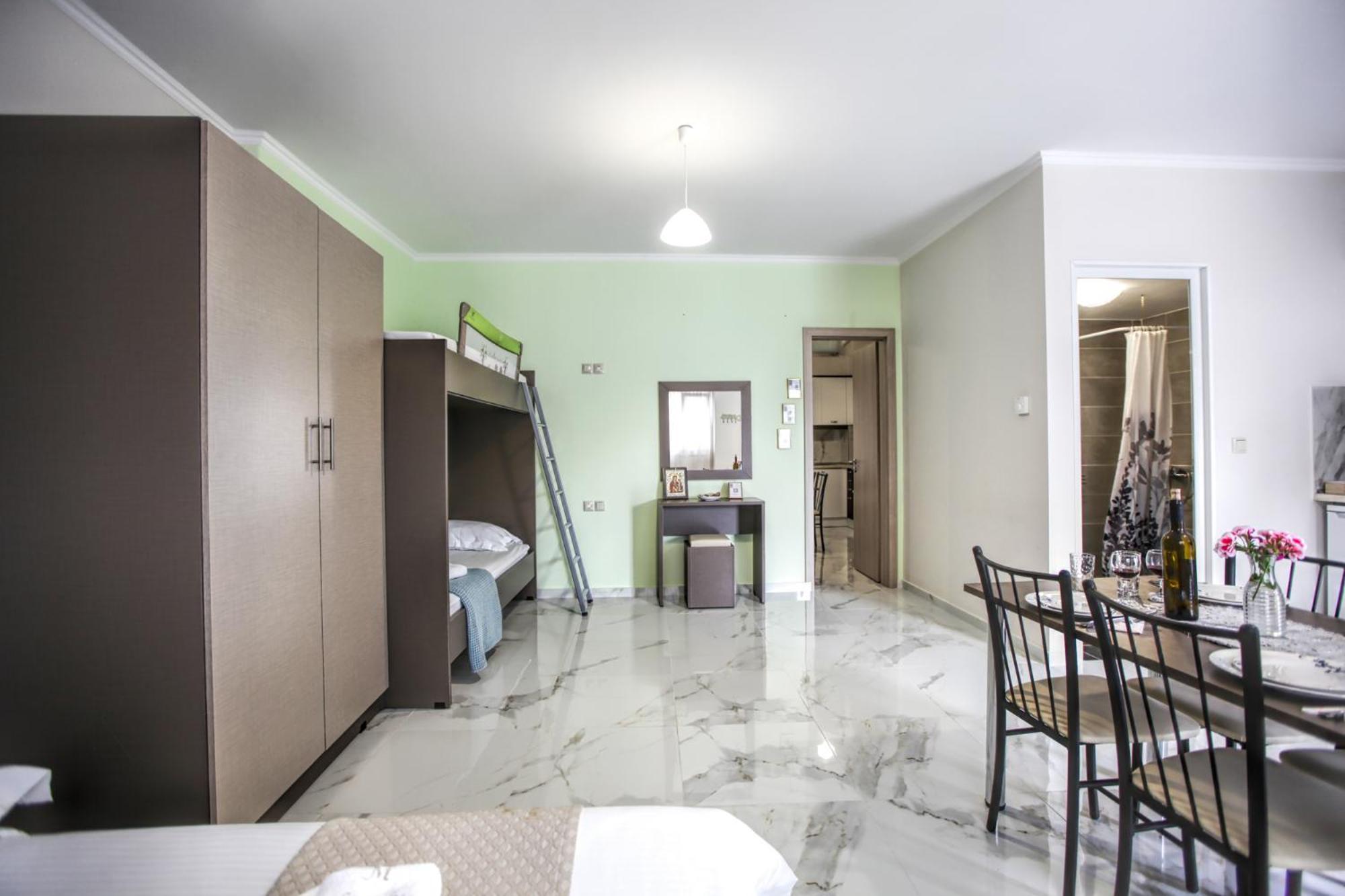 Del Sol #2 Meteora Luxurious Family Suites Kalambaka Esterno foto