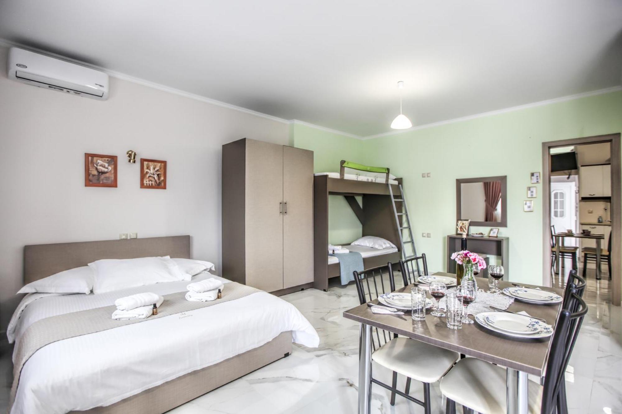 Del Sol #2 Meteora Luxurious Family Suites Kalambaka Esterno foto
