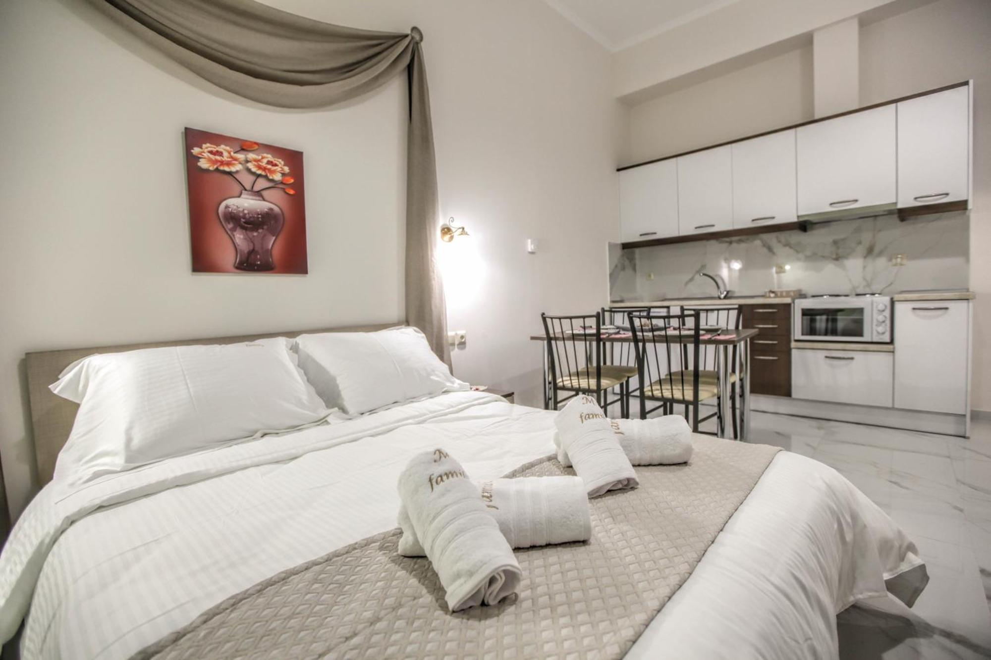 Del Sol #2 Meteora Luxurious Family Suites Kalambaka Esterno foto