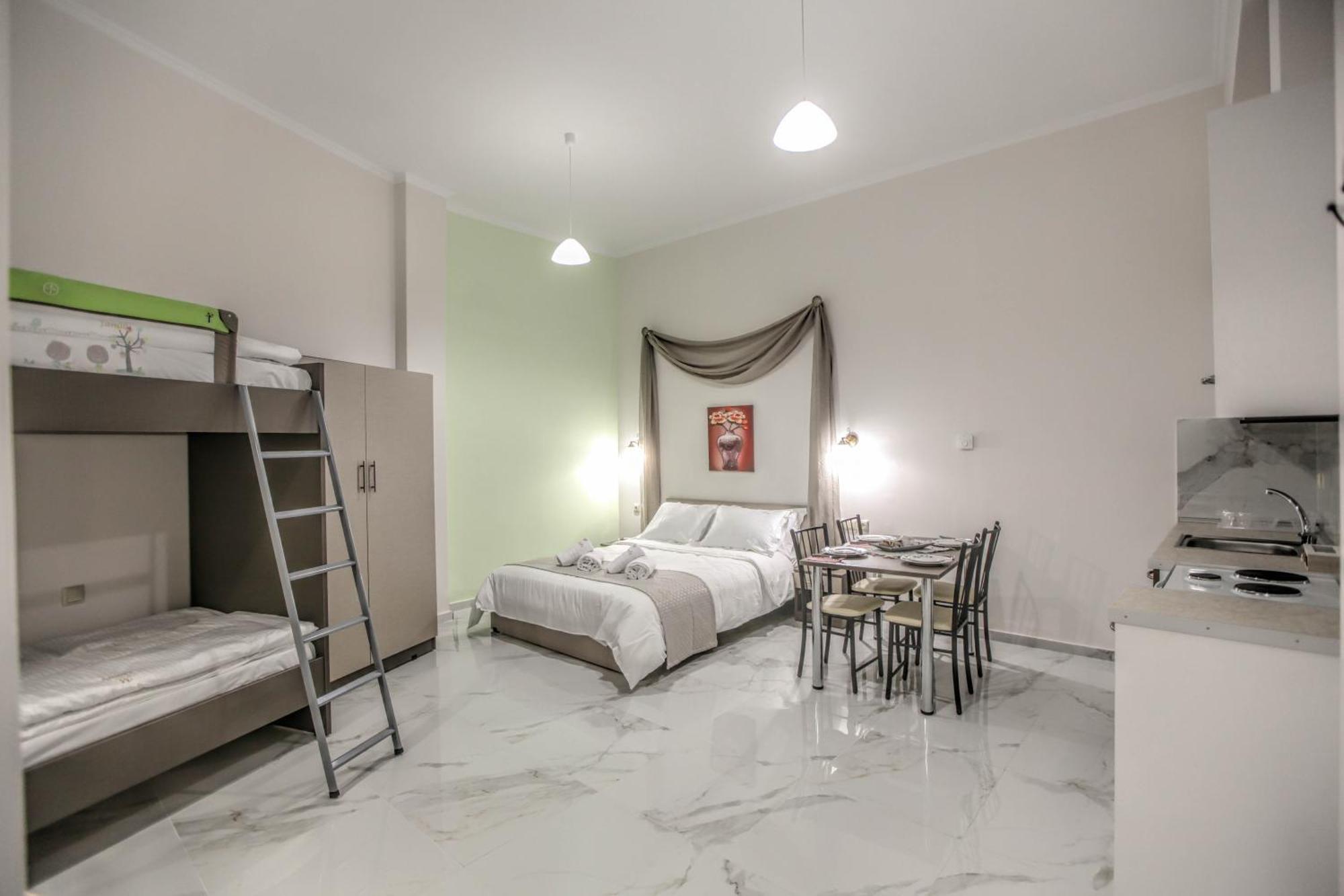 Del Sol #2 Meteora Luxurious Family Suites Kalambaka Esterno foto